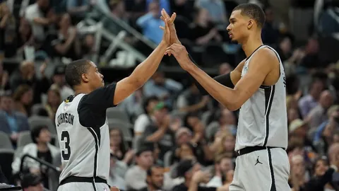 巴西媒体曝：内马尔拒热苏斯巴西执教邀请，坦言遭背叛之苦